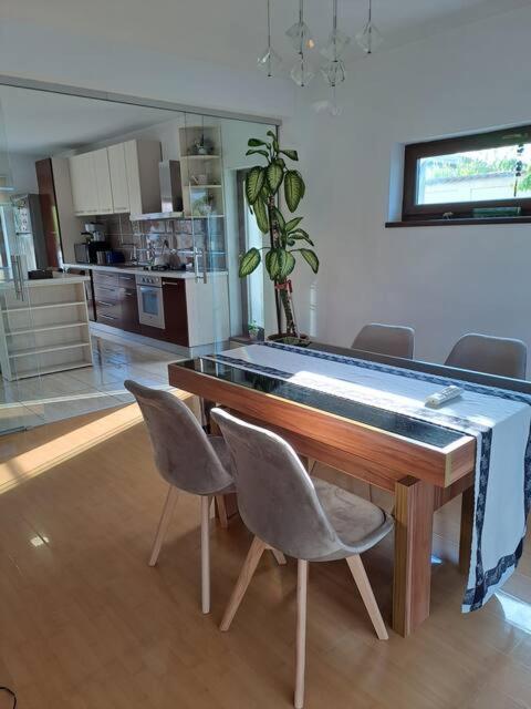 Vilă Casa 2 Bucureşti