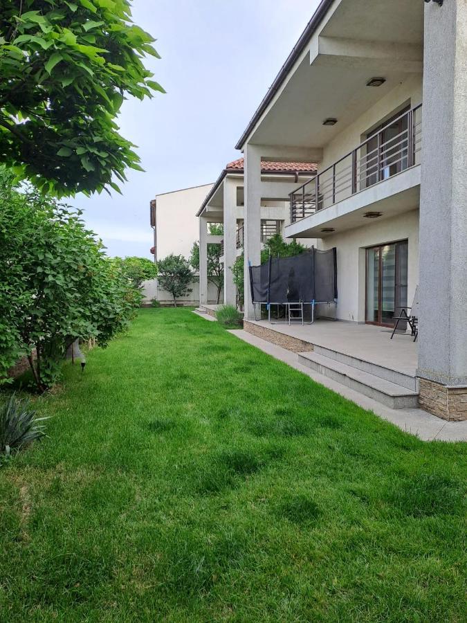 Casa 2 Vilă *